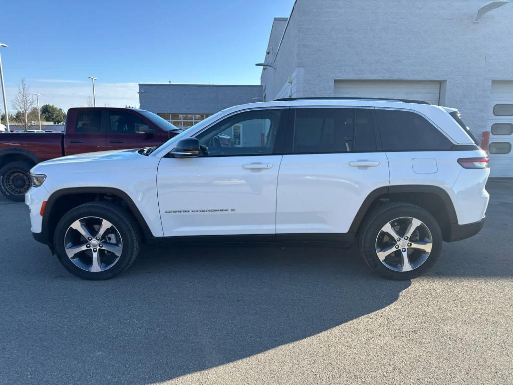 used 2023 Jeep Grand Cherokee car, priced at $33,998