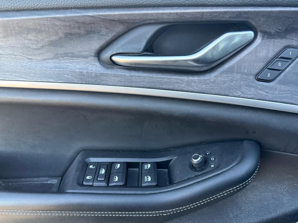 used 2023 Jeep Grand Cherokee car, priced at $33,998