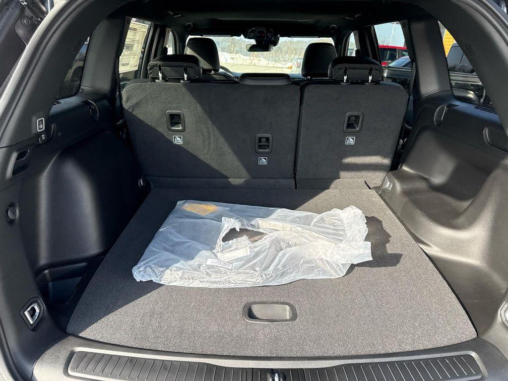 new 2026 Jeep Grand Cherokee car, priced at $47,424