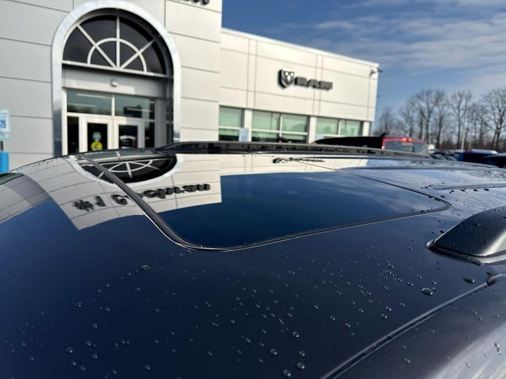 new 2026 Jeep Grand Cherokee car, priced at $47,424