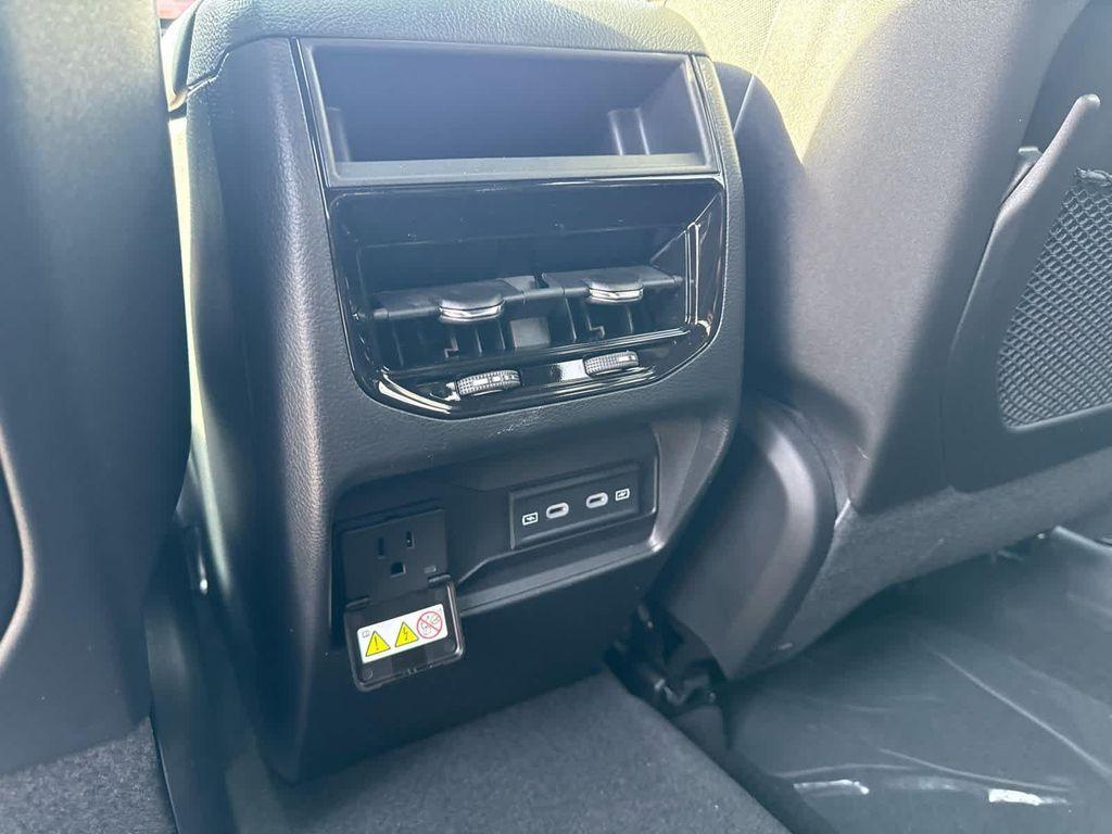 new 2026 Jeep Grand Cherokee car, priced at $46,881