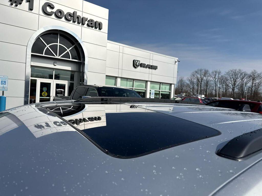 new 2026 Jeep Grand Cherokee car, priced at $47,424