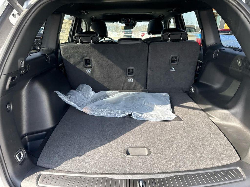 new 2026 Jeep Grand Cherokee car, priced at $47,424