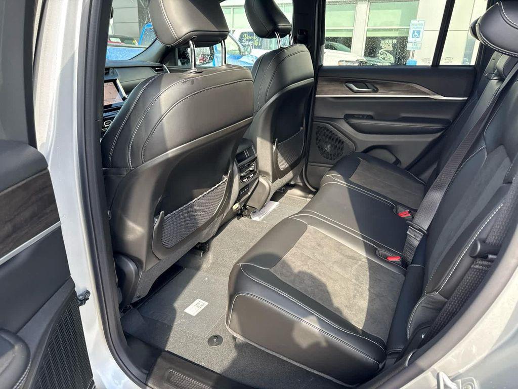 new 2026 Jeep Grand Cherokee car, priced at $47,424