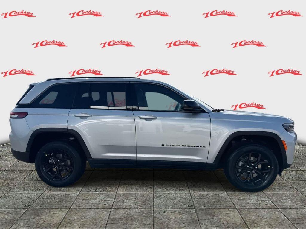 new 2026 Jeep Grand Cherokee car, priced at $47,424