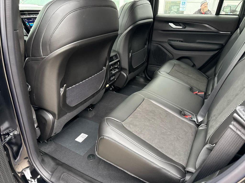 new 2025 Jeep Grand Cherokee car, priced at $43,508