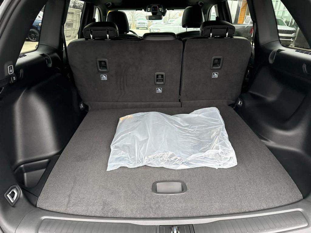 new 2025 Jeep Grand Cherokee car, priced at $43,508