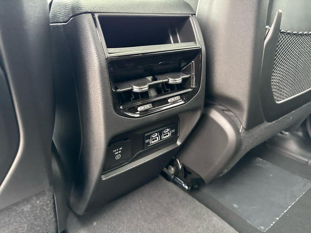 new 2025 Jeep Grand Cherokee car, priced at $43,508