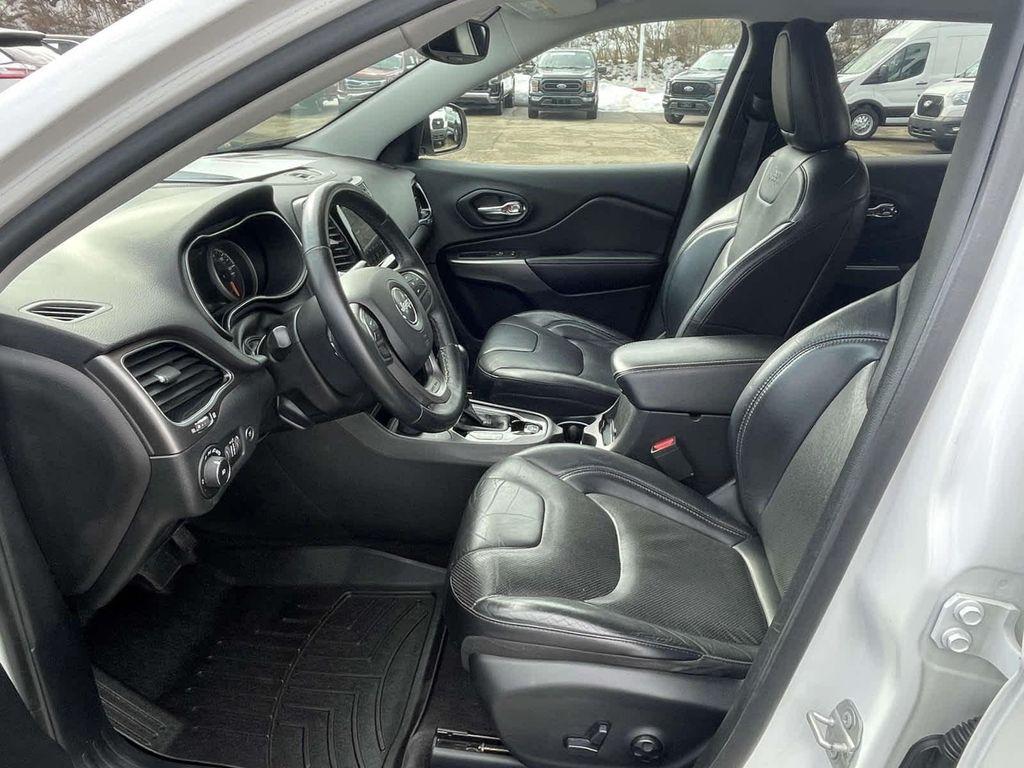 used 2019 Jeep Cherokee car, priced at $13,998