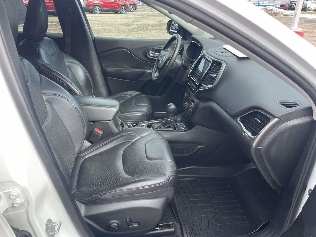 used 2019 Jeep Cherokee car, priced at $13,998