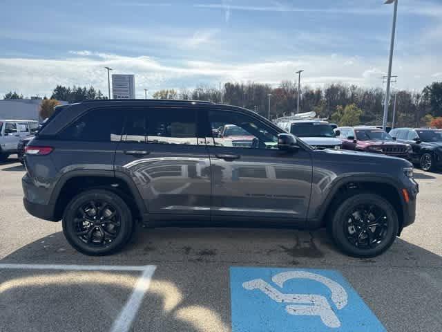 new 2025 Jeep Grand Cherokee car, priced at $43,508