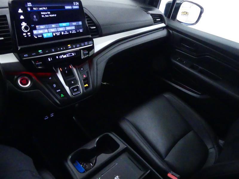 used 2025 Honda Odyssey car, priced at $34,000