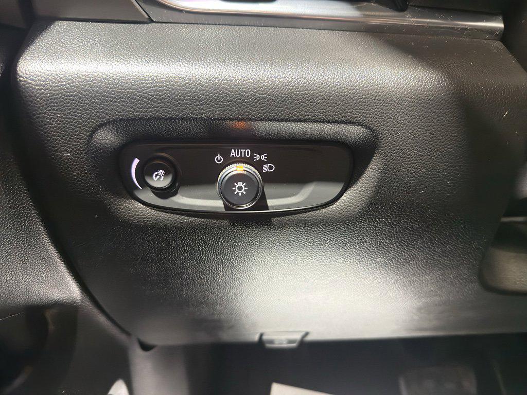 used 2023 Chevrolet Traverse car, priced at $26,000