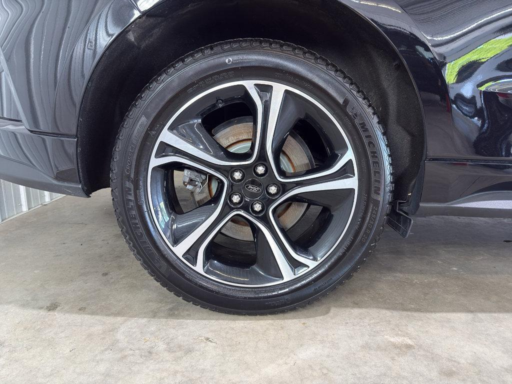 used 2022 Ford Edge car, priced at $30,300