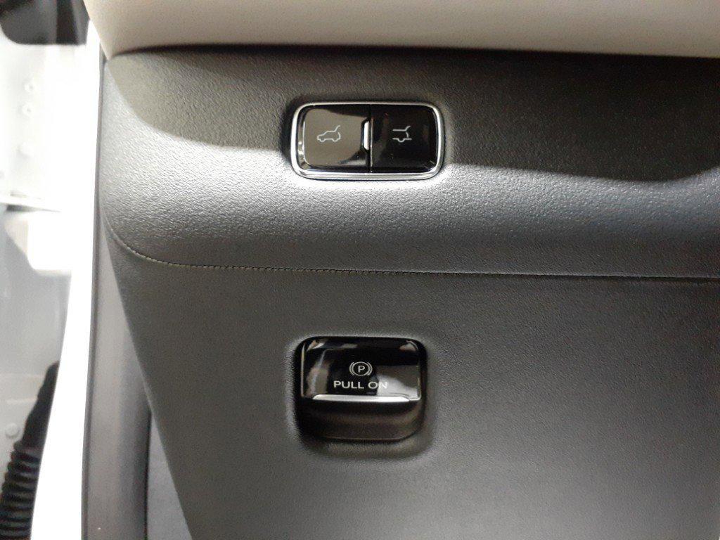 used 2025 Lincoln Navigator car, priced at $98,000