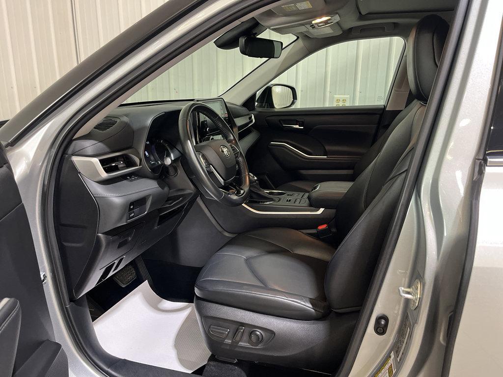 used 2021 Toyota Highlander car, priced at $29,750