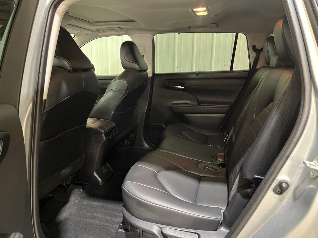 used 2021 Toyota Highlander car, priced at $29,750