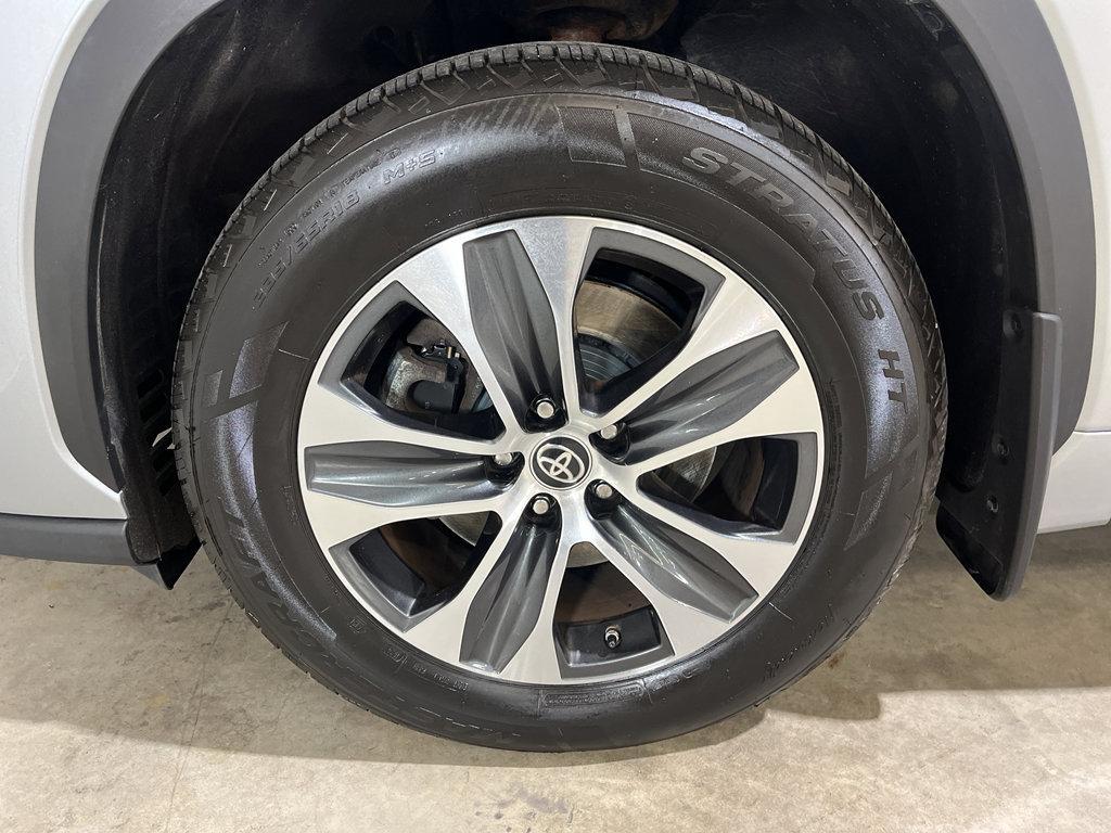 used 2021 Toyota Highlander car, priced at $29,750
