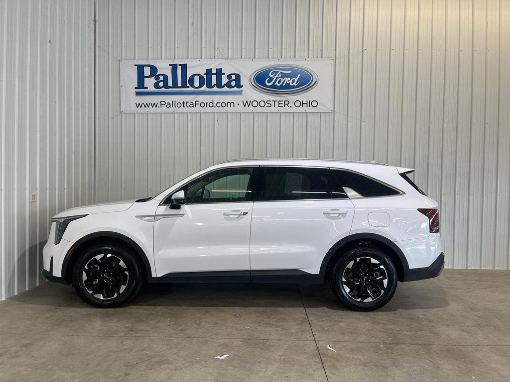 used 2024 Kia Sorento car, priced at $25,250