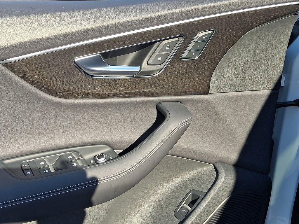 used 2025 Audi Q7 car, priced at $65,850