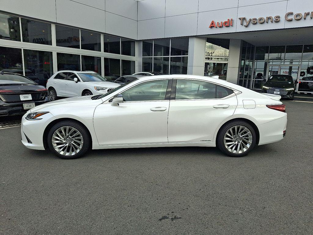 used 2021 Lexus ES 300h car, priced at $34,400