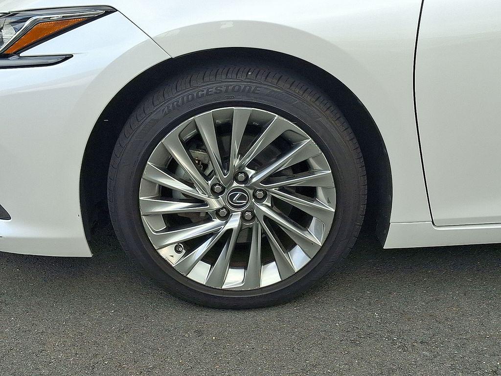 used 2021 Lexus ES 300h car, priced at $34,400