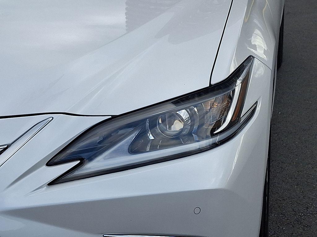 used 2021 Lexus ES 300h car, priced at $34,400