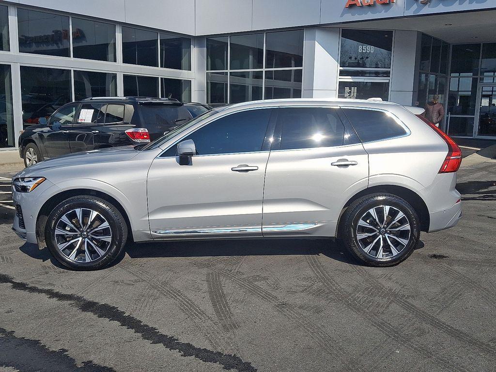 used 2023 Volvo XC60 car, priced at $26,996