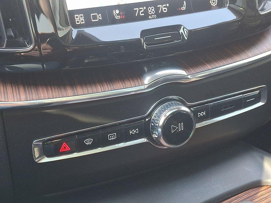 used 2023 Volvo XC60 car, priced at $26,996