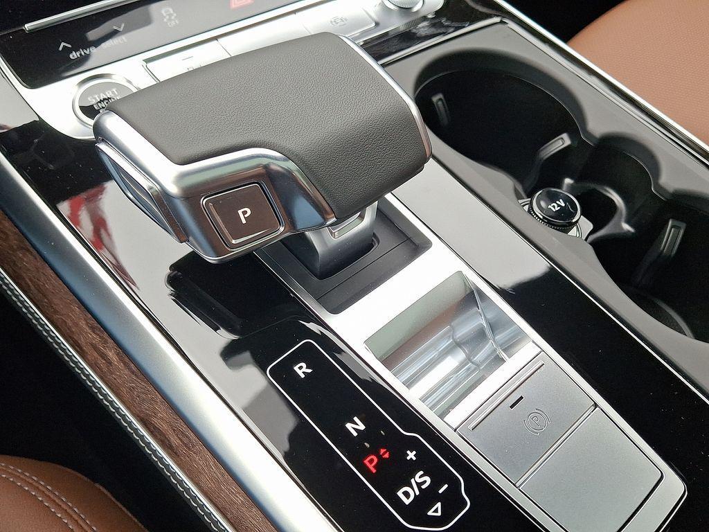 new 2026 Audi Q7 car, priced at $76,050