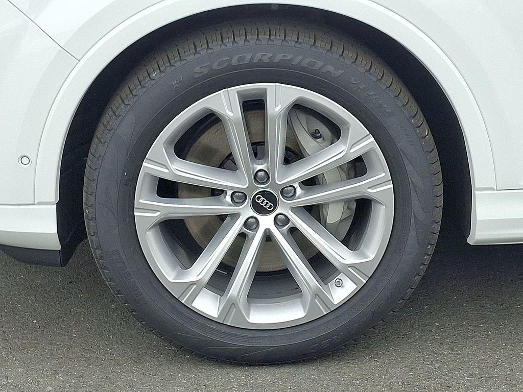 new 2026 Audi Q7 car, priced at $76,050