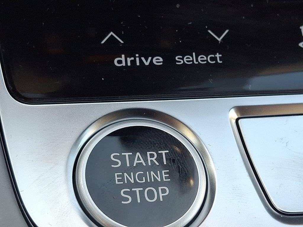 new 2026 Audi Q7 car, priced at $76,645