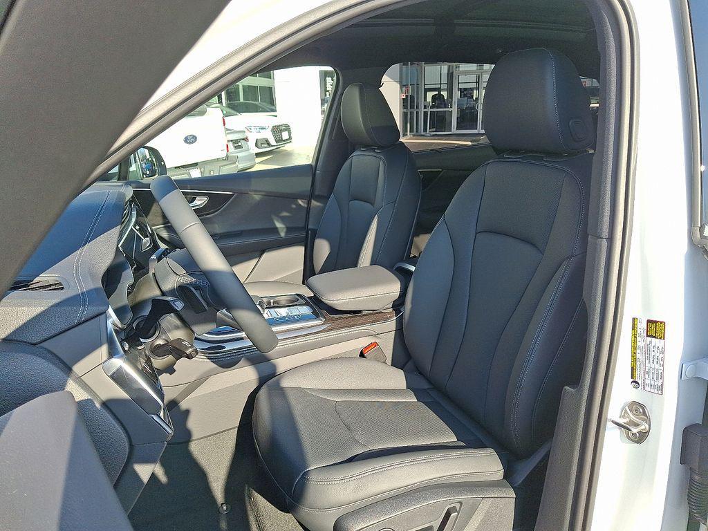 new 2026 Audi Q7 car, priced at $76,645