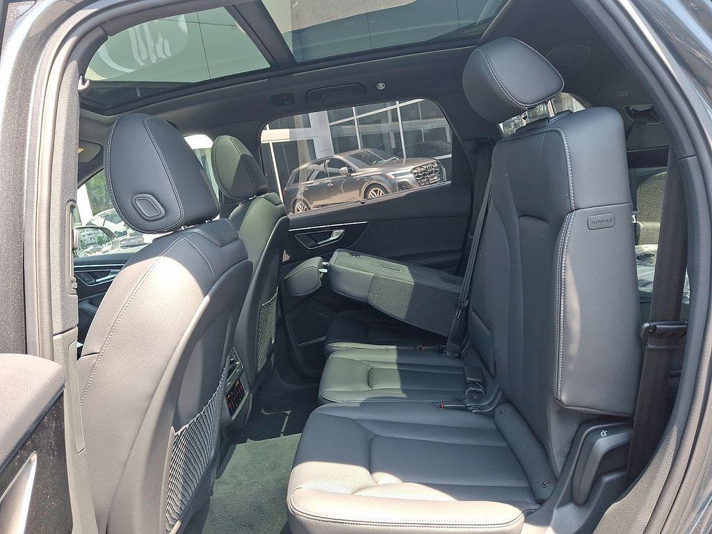 new 2026 Audi Q7 car, priced at $79,335
