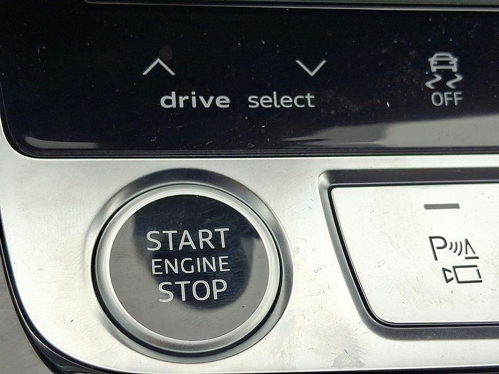 new 2026 Audi Q7 car, priced at $78,295