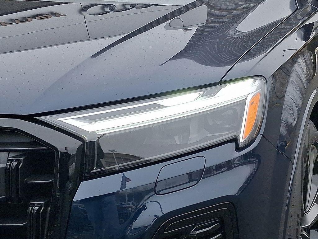 new 2026 Audi Q7 car, priced at $78,295