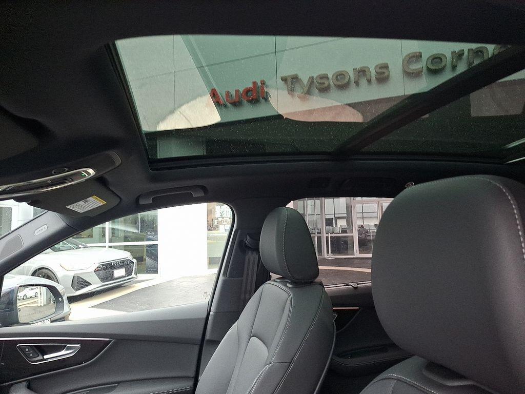 new 2026 Audi Q7 car, priced at $78,295