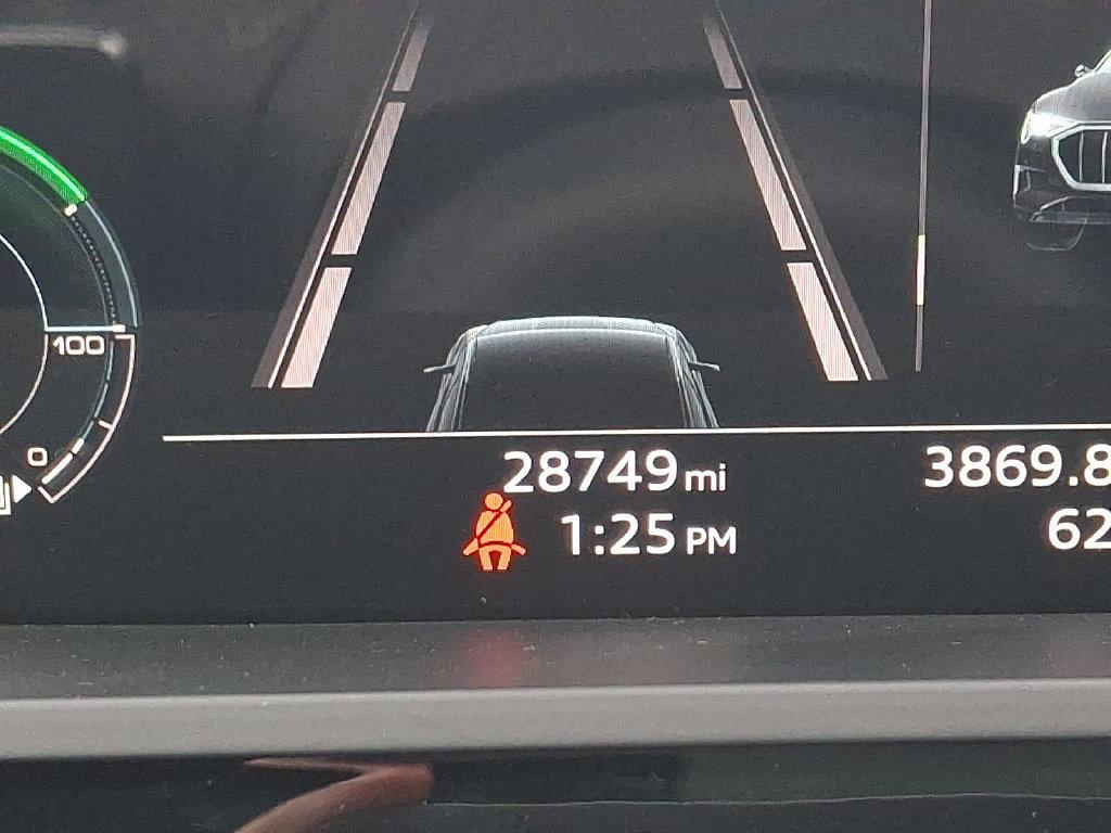 Audi e-tron view 21