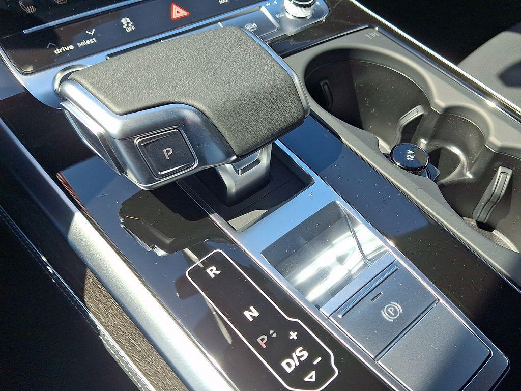 new 2026 Audi Q7 car, priced at $76,390