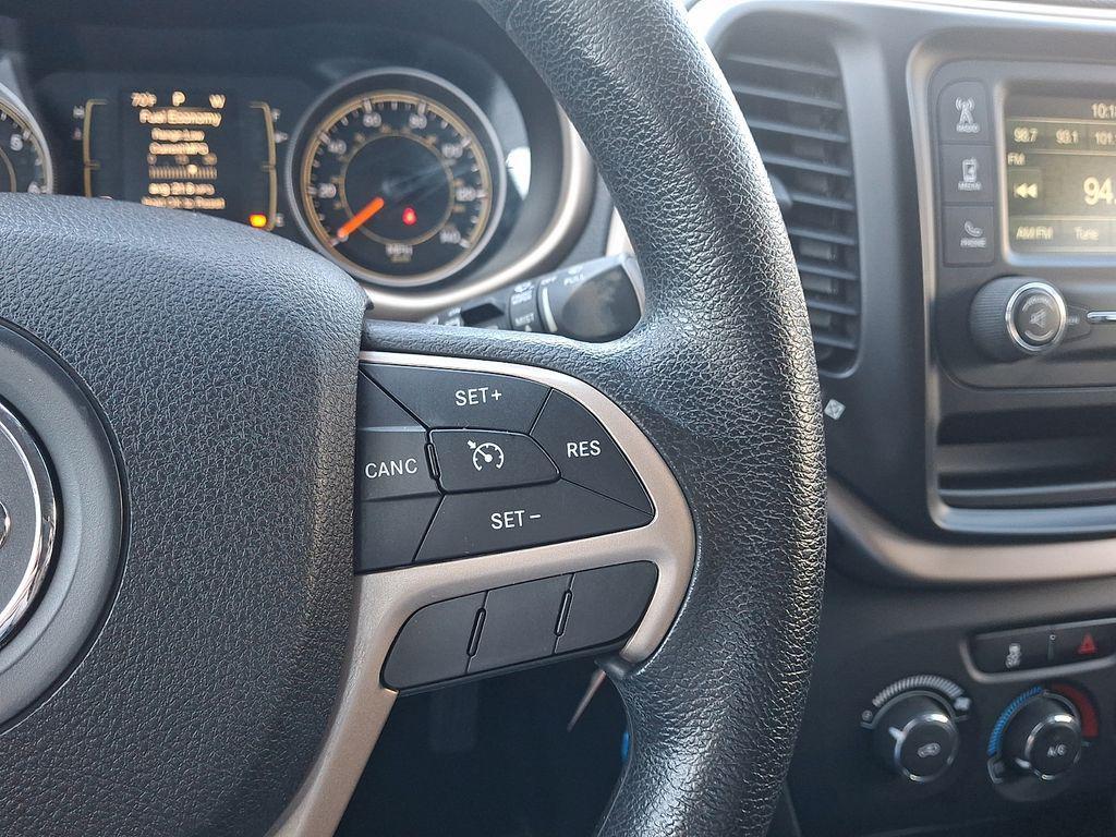 used 2015 Jeep Cherokee car, priced at $9,765