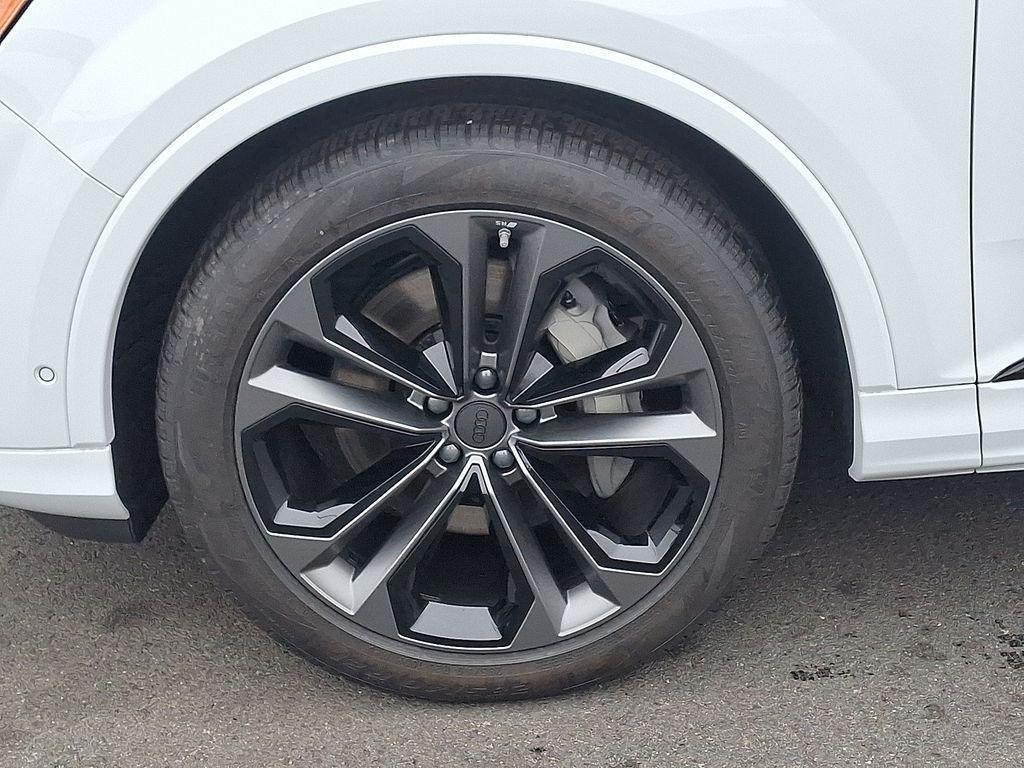 new 2026 Audi Q7 car, priced at $79,005