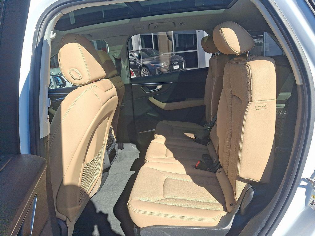new 2026 Audi Q7 car, priced at $79,005