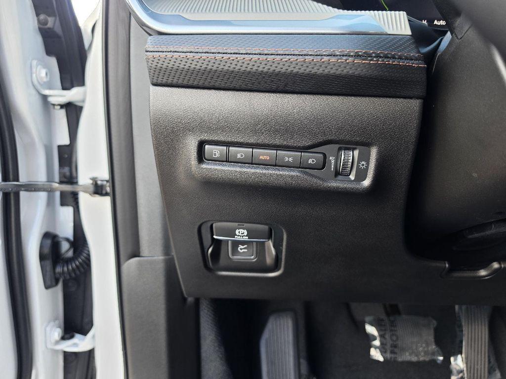 new 2026 Jeep Cherokee car, priced at $42,985