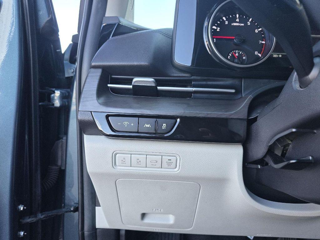 used 2022 Kia Carnival car, priced at $23,487