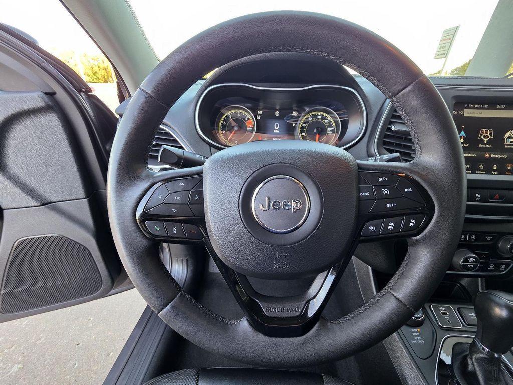 used 2023 Jeep Cherokee car, priced at $19,987