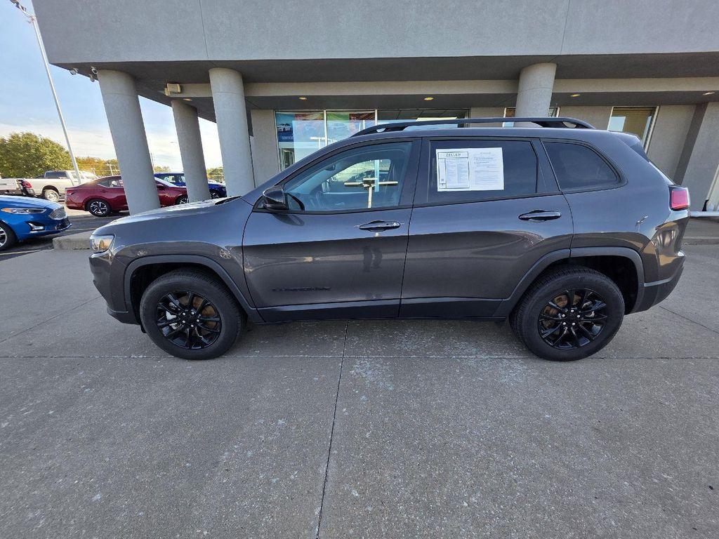 used 2023 Jeep Cherokee car, priced at $19,987