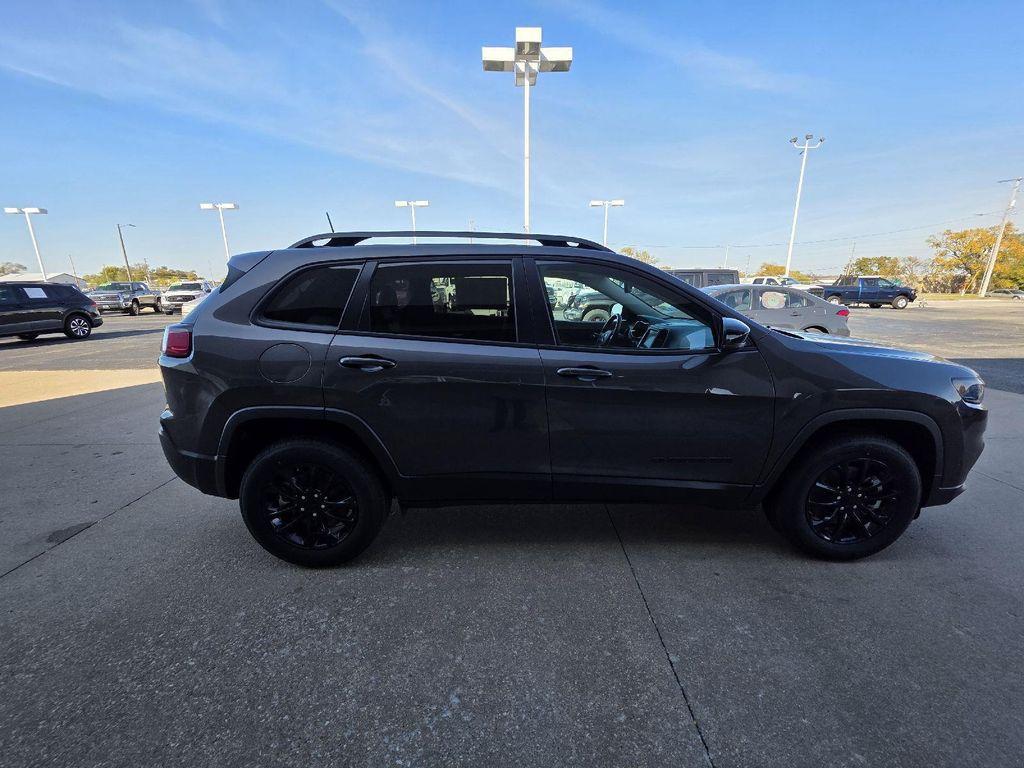 used 2023 Jeep Cherokee car, priced at $19,987