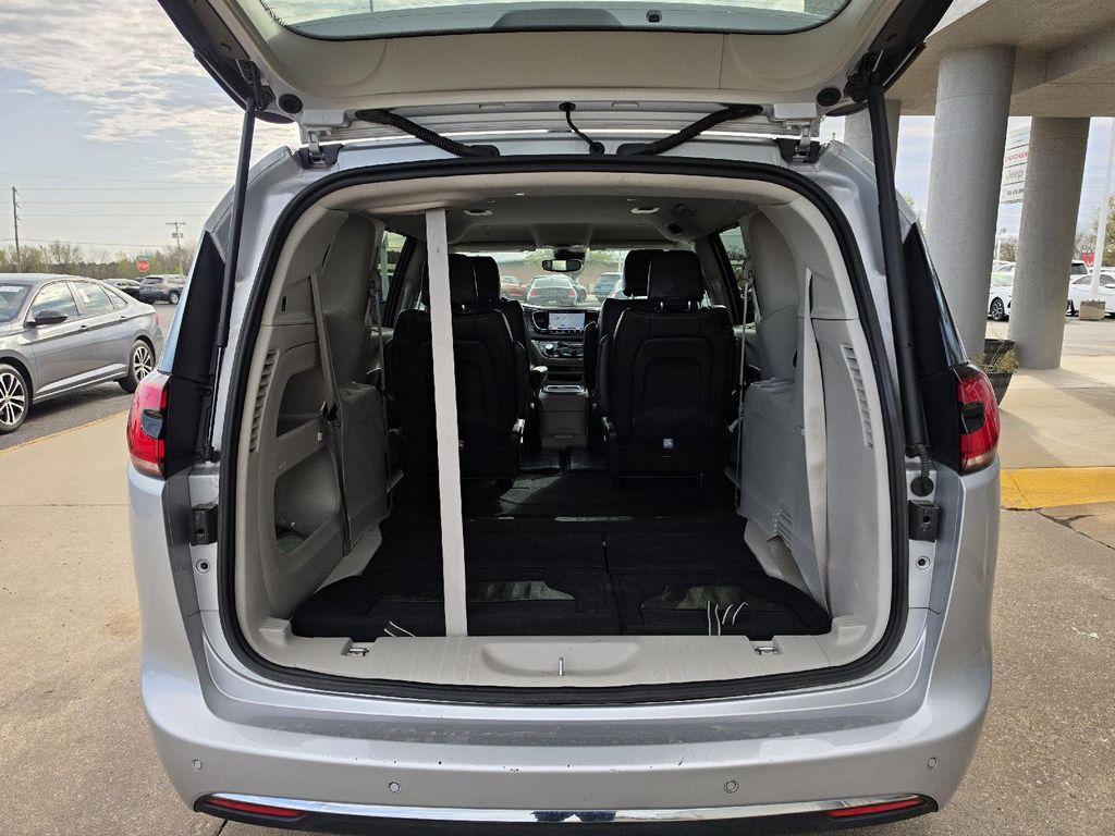 used 2024 Chrysler Pacifica car, priced at $30,487