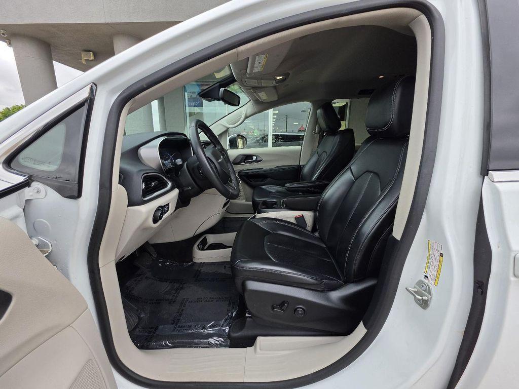 used 2023 Chrysler Pacifica car, priced at $22,287