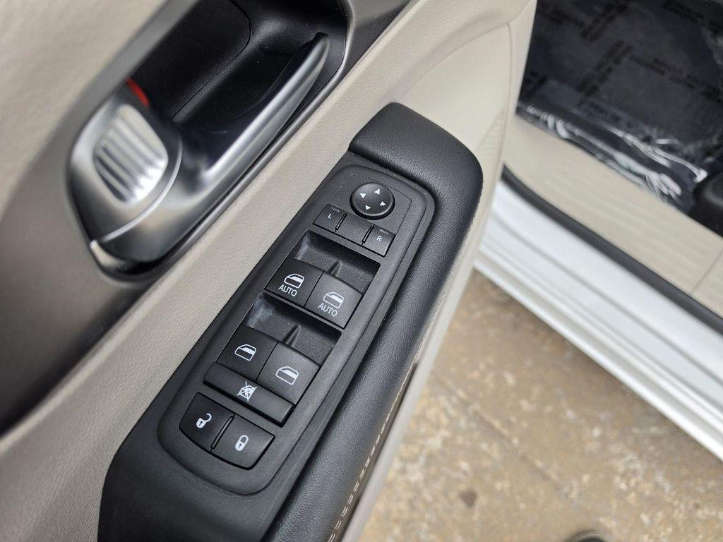 used 2023 Chrysler Pacifica car, priced at $22,287